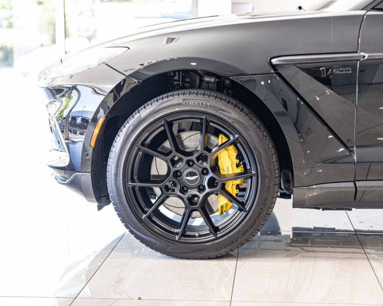 2021 Aston Martin DBX