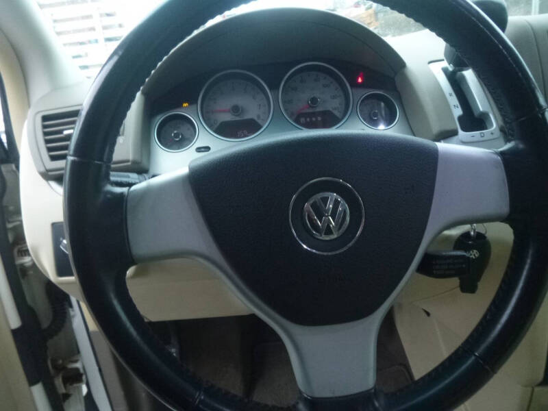 2009 Volkswagen Routan SEL