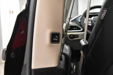 2024 Chrysler Pacifica Plug-In Hybrid Select