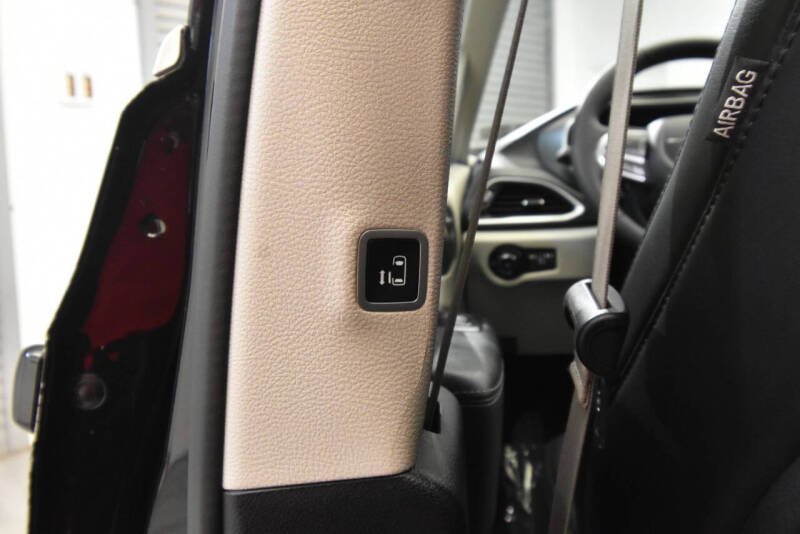 2024 Chrysler Pacifica Plug-In Hybrid Select