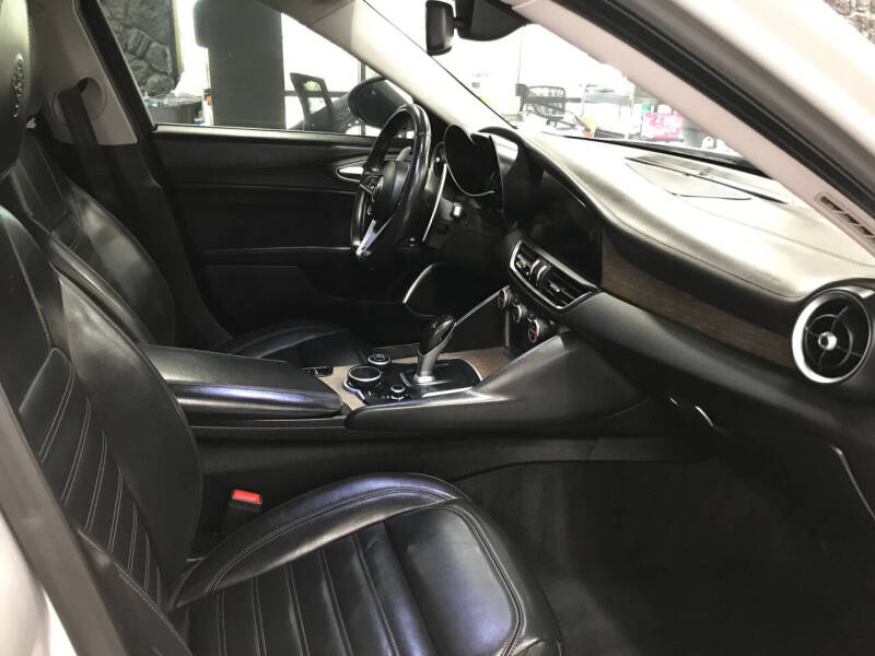 2017 Alfa Romeo Giulia Ti