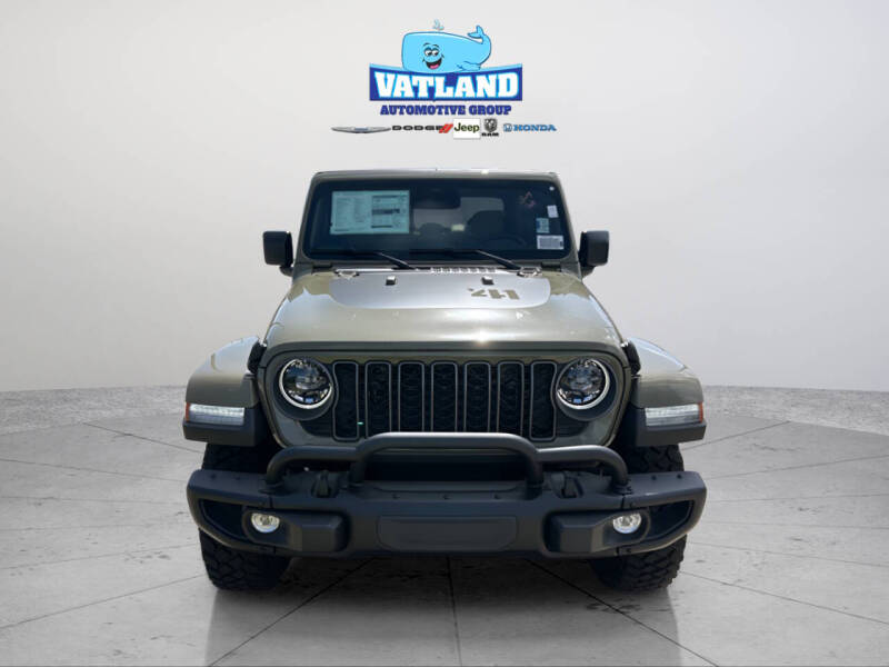 2026 Jeep Gladiator Sport