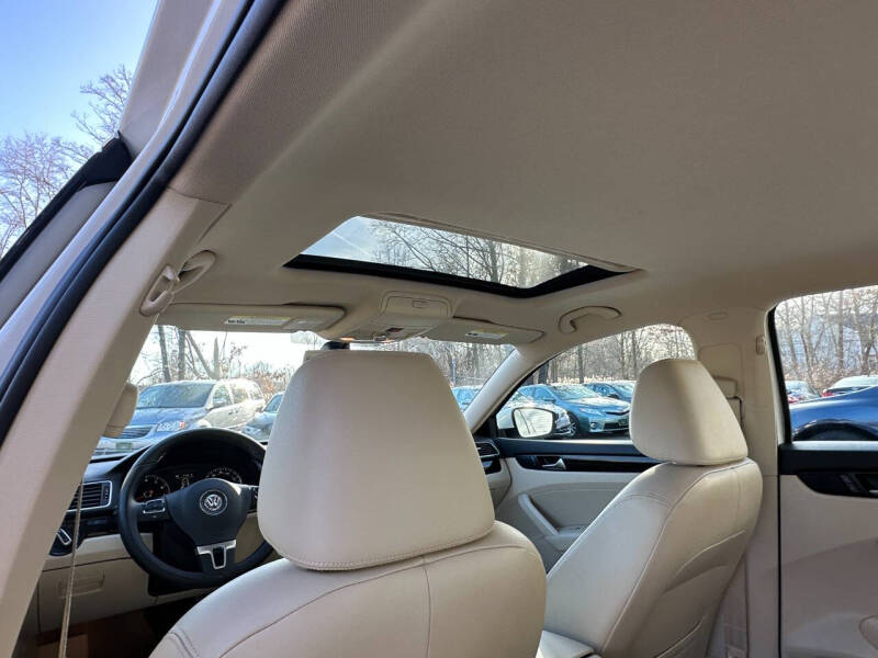 2015 Volkswagen Passat 1.8T SEL Premium