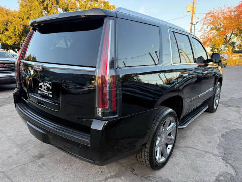 2018 Cadillac Escalade Luxury