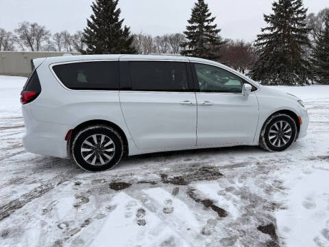2022 Chrysler Pacifica Hybrid Touring L