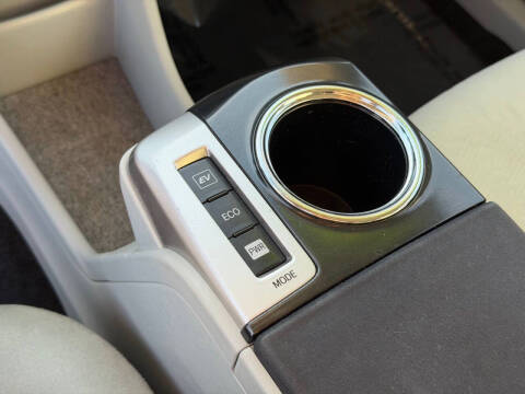 2012 Toyota Prius v Two