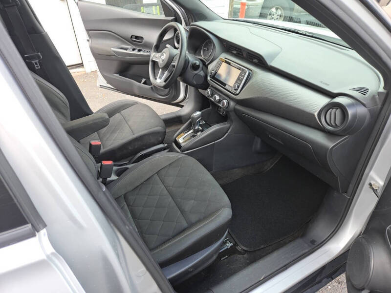2019 Nissan Kicks S