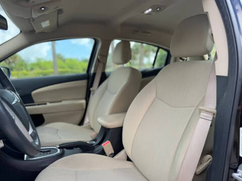 2013 Chrysler 200 Touring