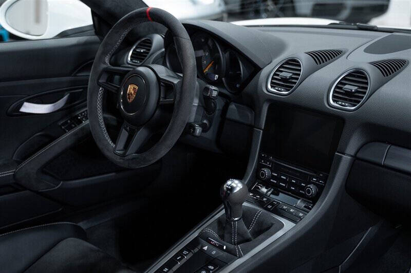 2021 Porsche 718 Cayman GT4