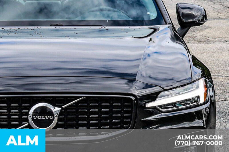 2024 Volvo S60 B5 Core Dark Theme