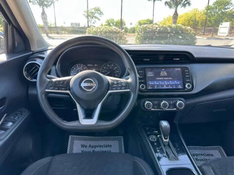 2023 Nissan Kicks SV