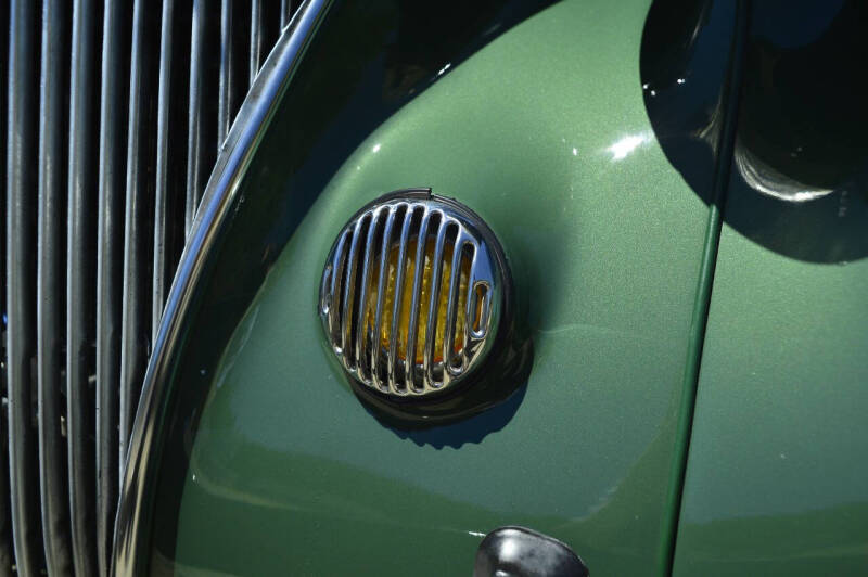 1936 Ford Deluxe
