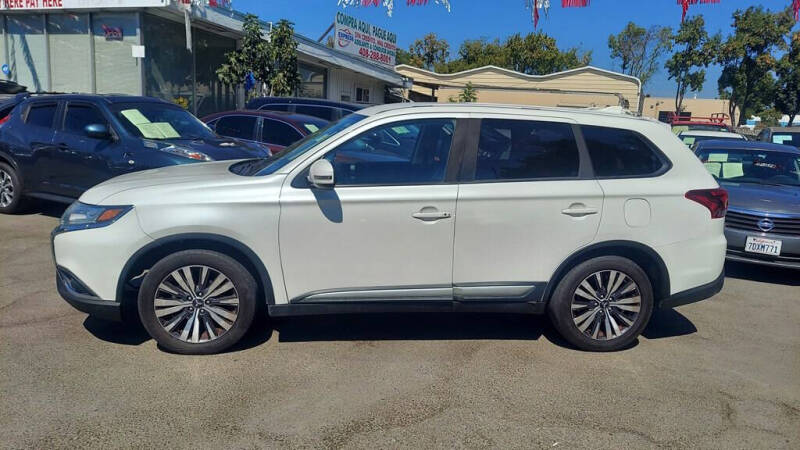 2019 Mitsubishi Outlander SE