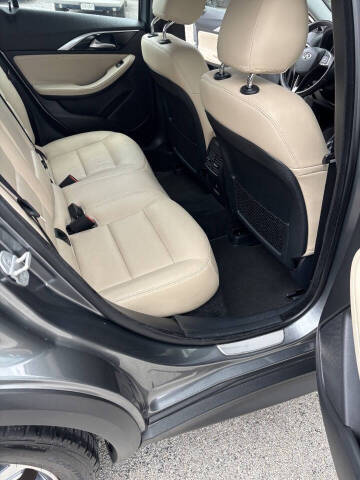2017 Infiniti QX30 Luxury