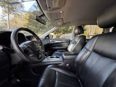 2017 Nissan Pathfinder SL