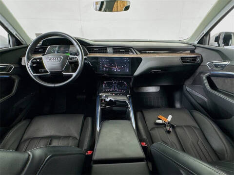 2019 Audi e-tron quattro Prestige