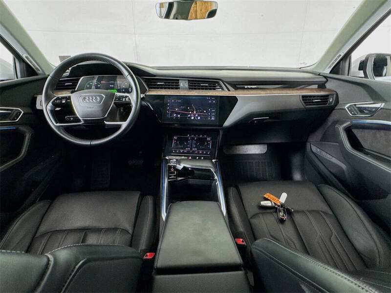 2019 Audi e-tron quattro Prestige