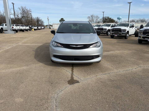 2026 Chrysler Voyager LX
