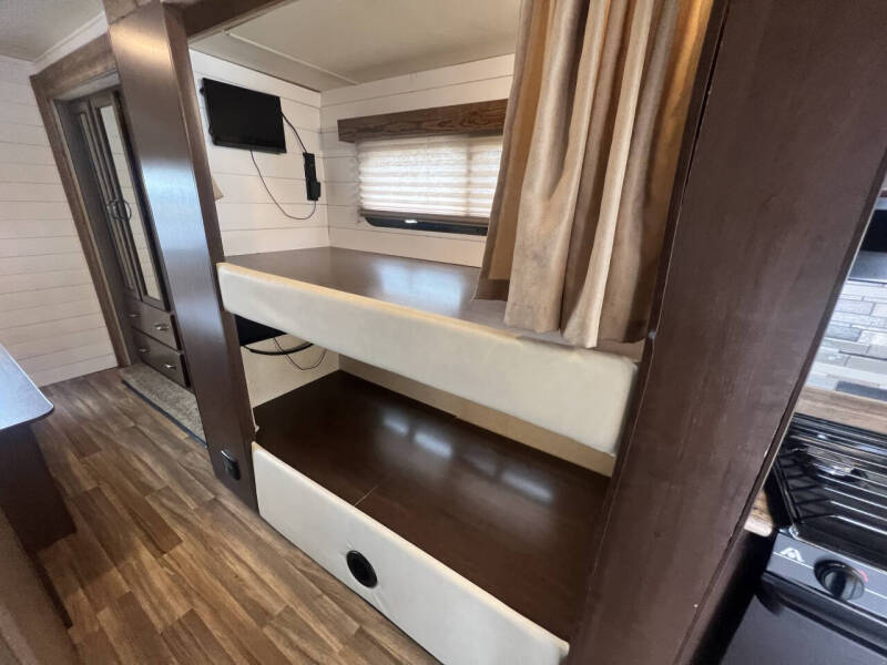 2017 Thor Motor Coach ACE BUNK HOUSE