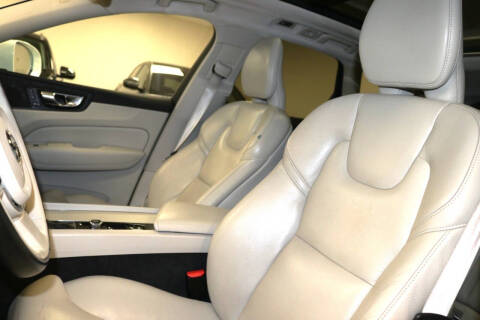 2019 Volvo XC60 T5 Momentum