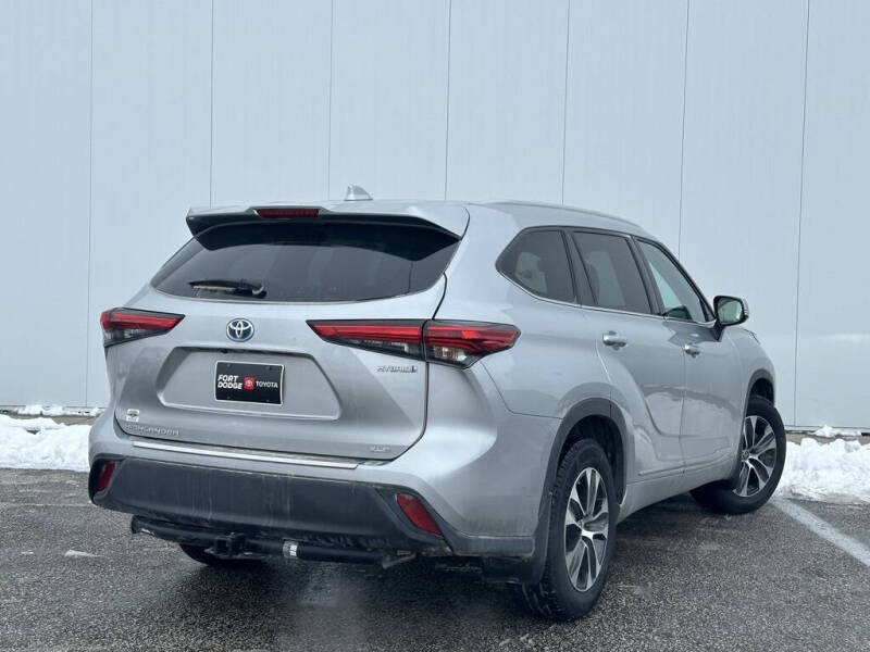 2022 Toyota Highlander Hybrid XLE