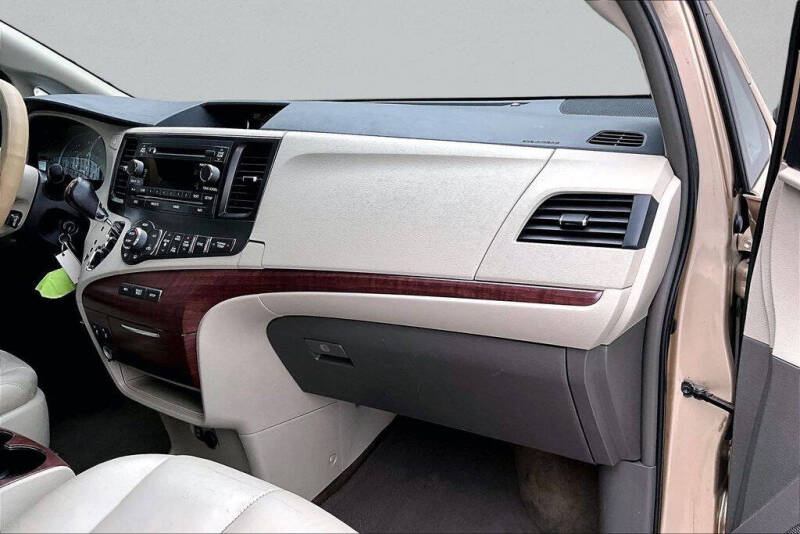 2013 Toyota Sienna