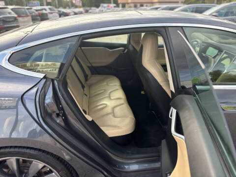 2016 Tesla Model S 70D