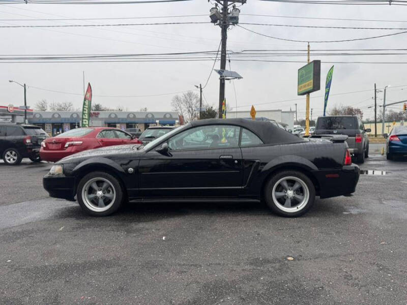 2004 Ford Mustang Deluxe