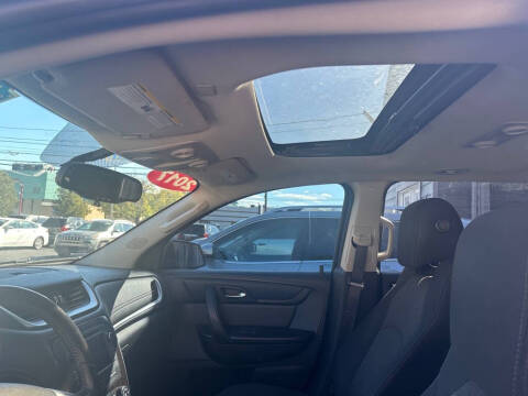 2017 Chevrolet Traverse LT