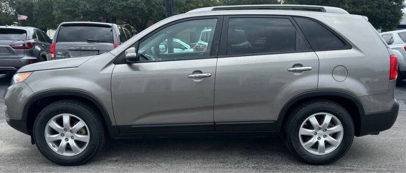 2012 Kia Sorento LX photo 2