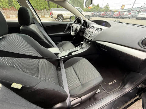 2013 Mazda MAZDA3 i Touring
