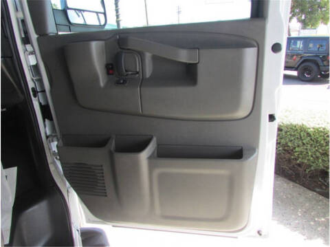 2017 Chevrolet Express LT 2500