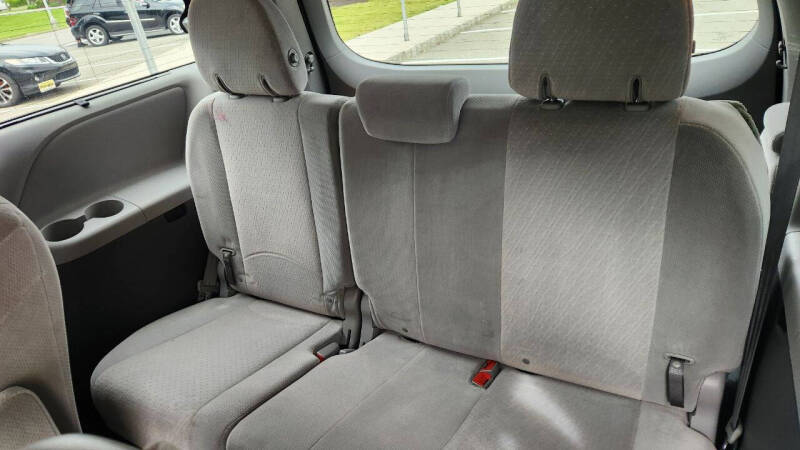 2015 Toyota Sienna LE 8-Passenger