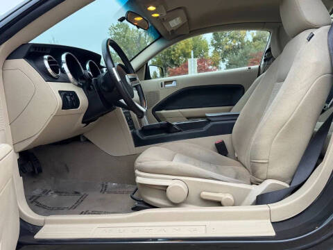 2009 Ford Mustang V6 Deluxe