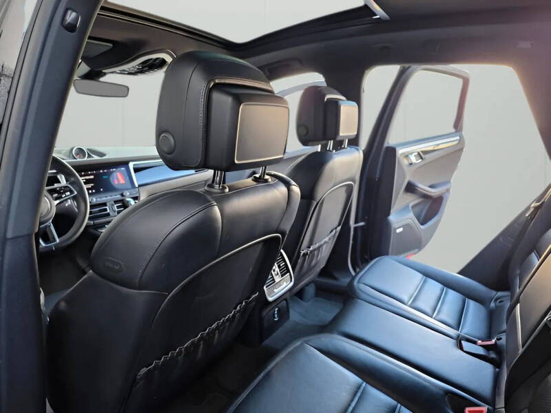 2020 Porsche Macan S