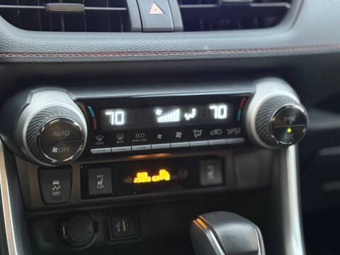 2024 Toyota RAV4 Prime SE