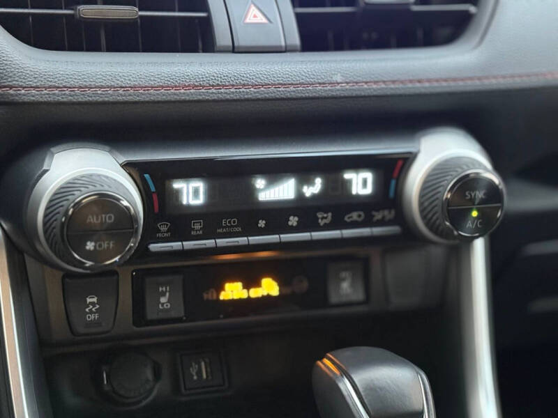 2024 Toyota RAV4 Prime SE