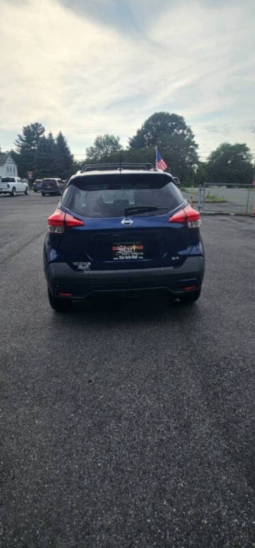 2019 Nissan Kicks SR