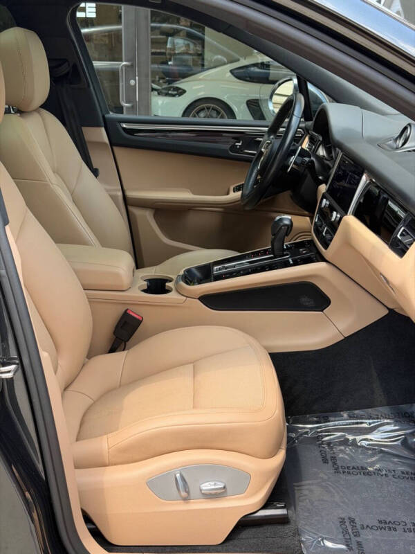 2023 Porsche Macan