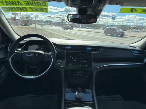 2023 Jeep Grand Cherokee Laredo