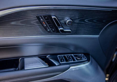 2024 Cadillac LYRIQ Luxury 2