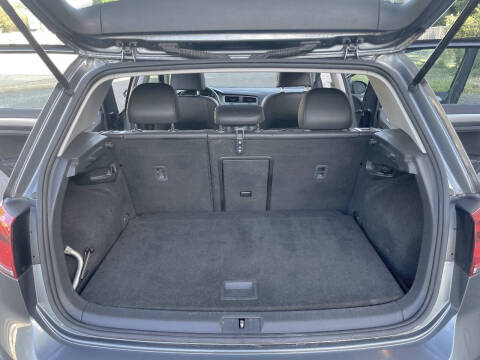 2016 Volkswagen Golf TSI SE