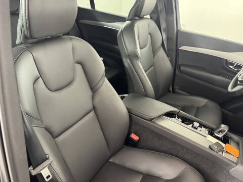 2025 Volvo XC90 B5 Core Bright Theme