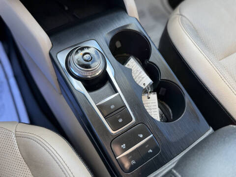 2020 Ford Escape Titanium