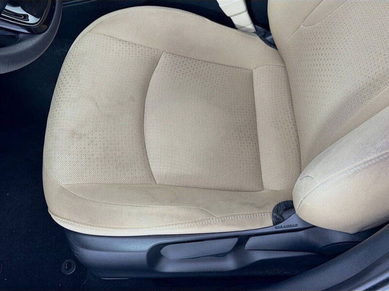 2020 Toyota Prius LE