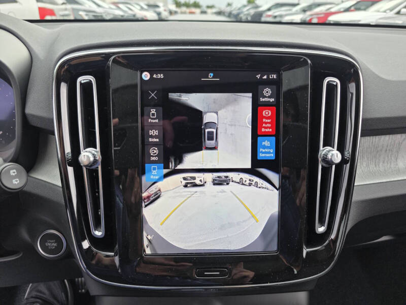 2026 Volvo XC40 B5 Plus