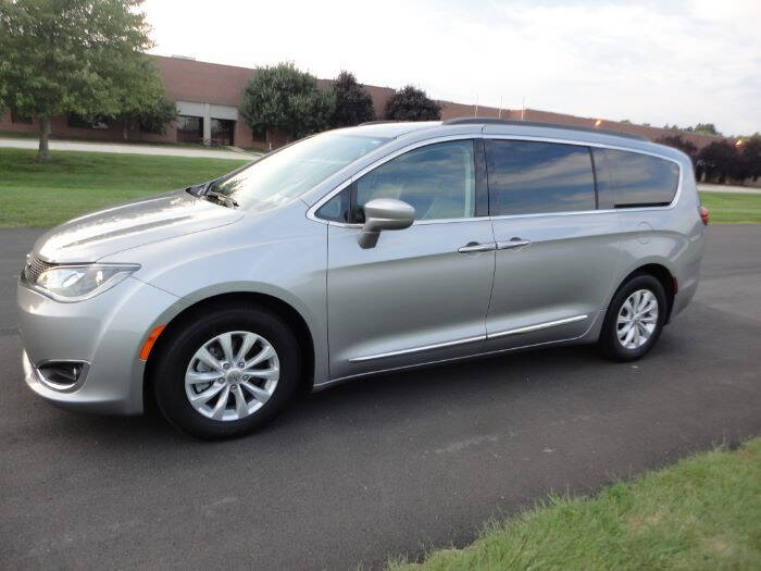 2017 Chrysler Pacifica Touring-L