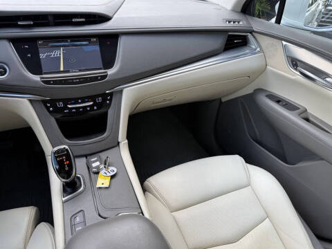 2017 Cadillac XT5 Premium Luxury