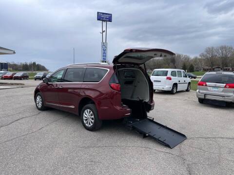 2018 Chrysler Pacifica for sale at Summit Auto & Cycle in Zumbrota MN