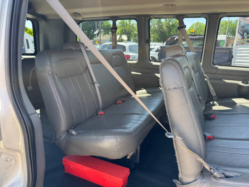 2012 GMC Savana LS 1500